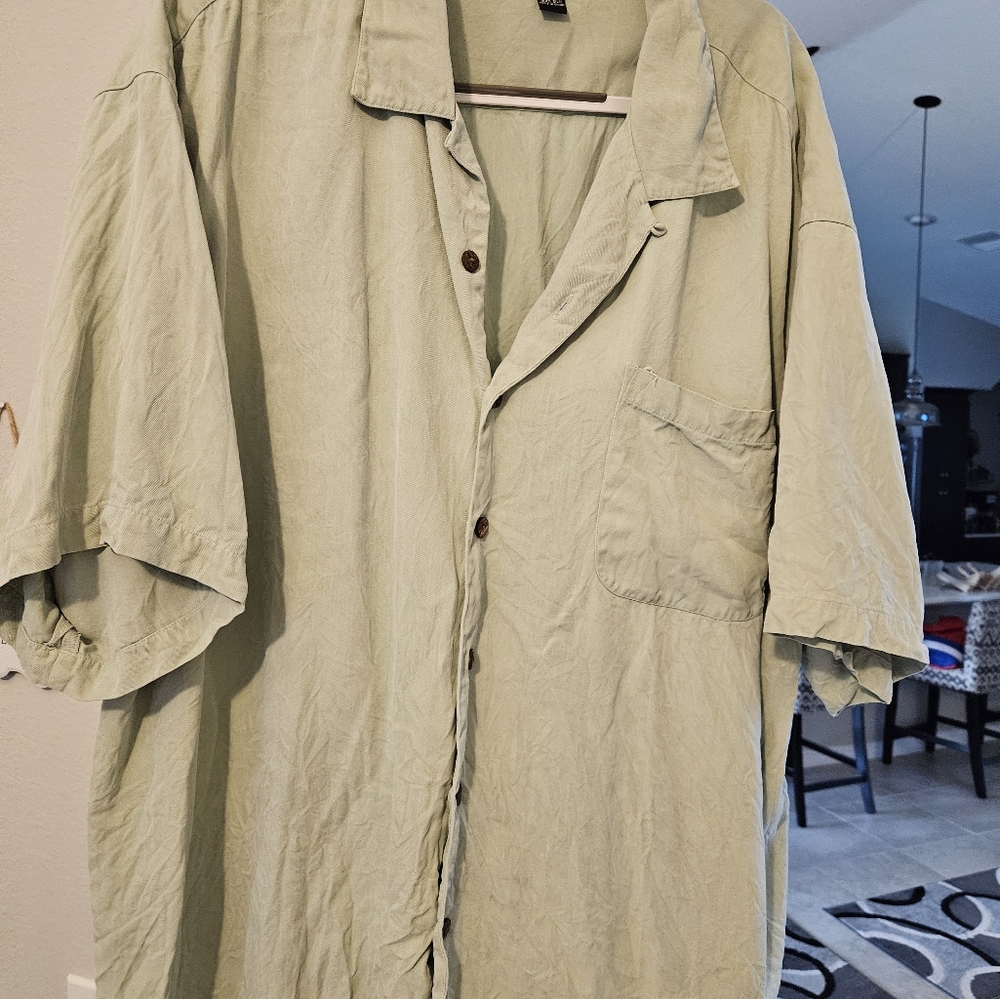 Tonny Bahama Button Down 100% Silk Hawaiian Shirt